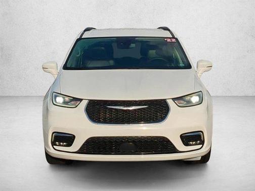 Bright White Clearcoat 2022 Chrysler Pacifica Touring L