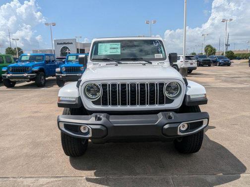 2025 Jeep Wrangler 4-Door Sahara 4x4