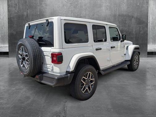 2025 Jeep Wrangler 4-Door Sahara 4x4