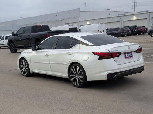 2020 Nissan Altima SR FWD