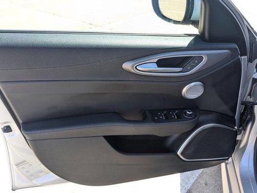 2017 Alfa Romeo Giulia Ti