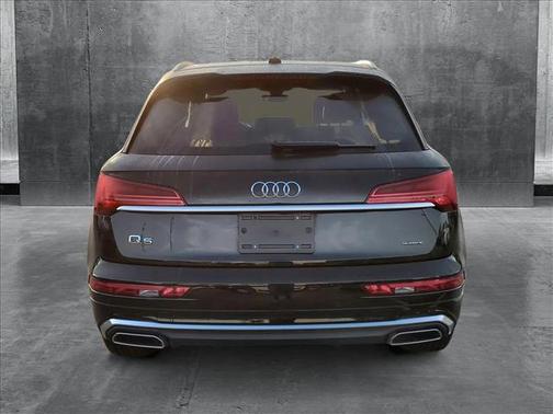 2023 Audi Q5 45 S line Premium