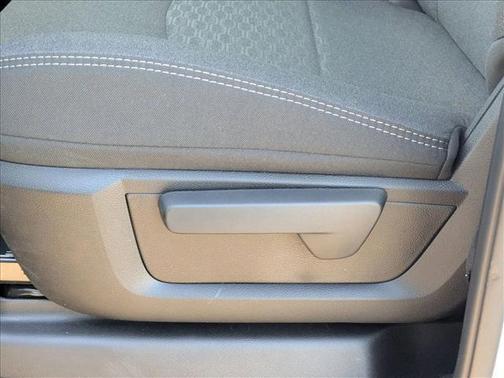 Bright White Clear-Coat Exterior Paint 2026 RAM 2500 Tradesman Crew Cab 4x4 6'4' Box