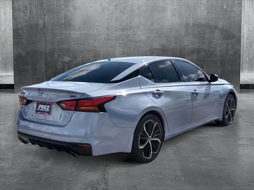 2023 Nissan Altima SR FWD