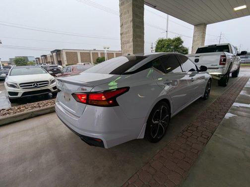2023 Nissan Altima SR FWD