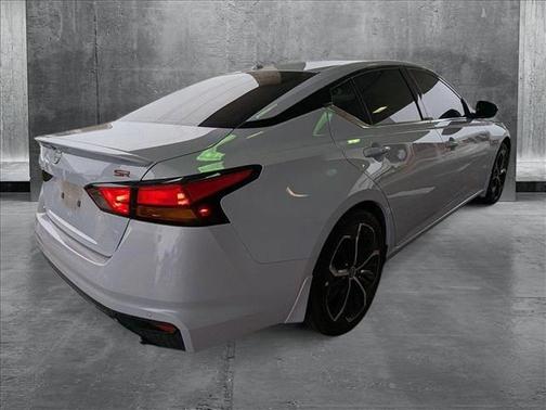 2023 Nissan Altima SR FWD