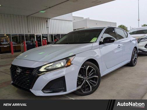 2023 Nissan Altima SR FWD