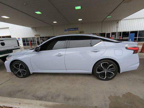 2023 Nissan Altima SR FWD