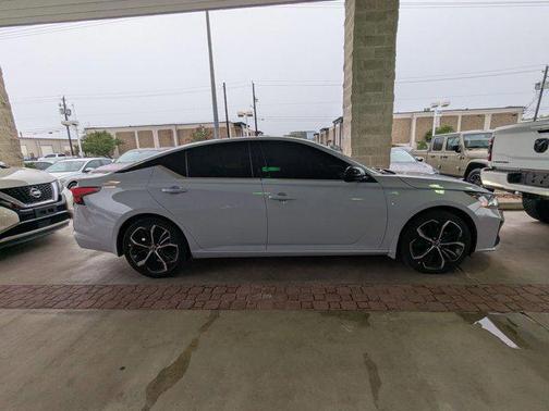 2023 Nissan Altima SR FWD