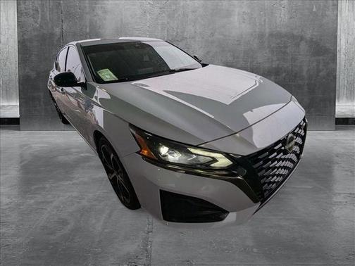 2023 Nissan Altima SR FWD