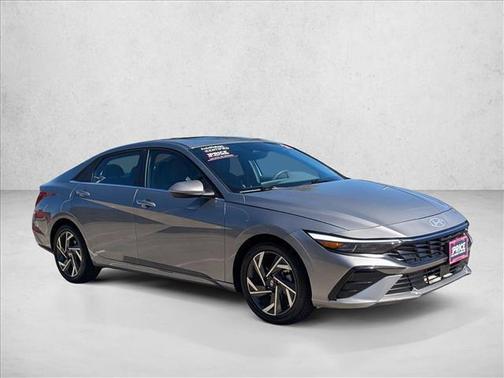 2025 Hyundai ELANTRA SEL