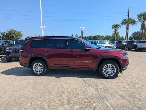 2025 Jeep Grand Cherokee Laredo