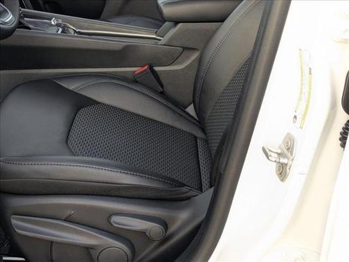 Bright White Clear-Coat Exterior Paint 2026 Jeep Compass Latitude