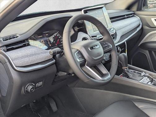 Bright White Clear-Coat Exterior Paint 2026 Jeep Compass Latitude