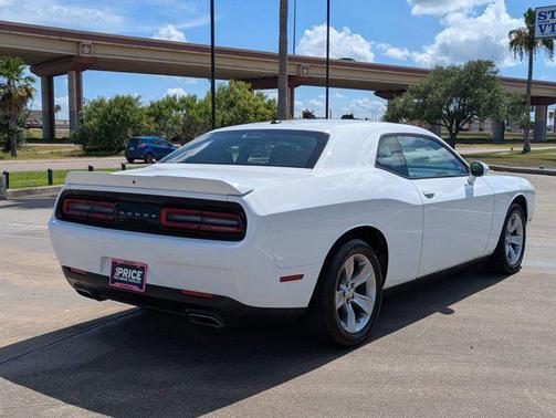 2022 Dodge Challenger SXT