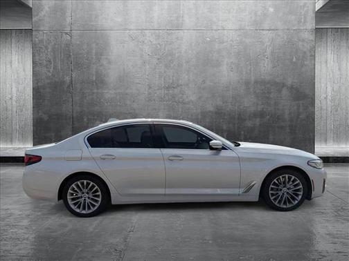 2022 BMW 530 i xDrive