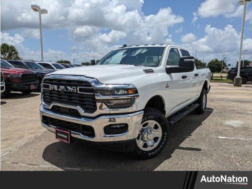 2025 RAM 2500 Tradesman Crew Cab 4x4 6'4' Box
