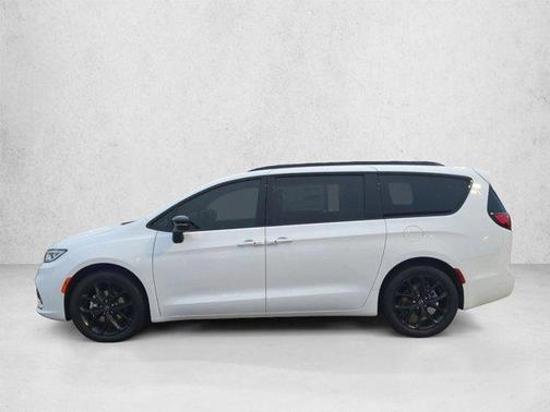 Bright White Clearcoat 2026 Chrysler Pacifica L