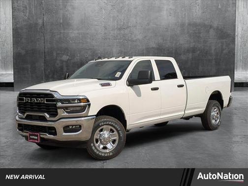2025 RAM 2500 Tradesman Crew Cab 4x4 8' Box