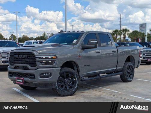 Ceramic Gray Clearcoat 2026 RAM 2500 Laramie Crew Cab 4x4 6'4' Box