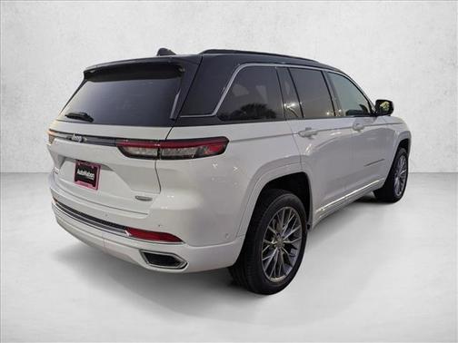 2025 Jeep Grand Cherokee Summit