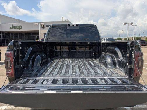 2022 RAM 2500 Laramie Crew Cab 4x4 6'4' Box