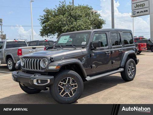 2025 Jeep Wrangler 4-Door Sahara 4x4
