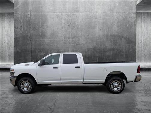 2025 RAM 2500 Tradesman Crew Cab 4x4 8' Box