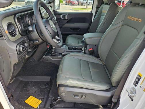 2025 Jeep Gladiator Mojave X