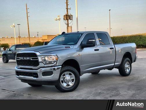 2023 RAM 2500 Tradesman Crew Cab 4x4 6'4' Box