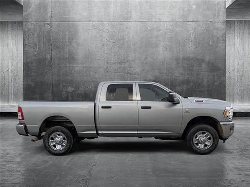 2023 RAM 2500 Tradesman Crew Cab 4x4 6'4' Box