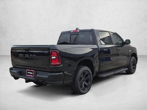 Diamond Black Crystal Pearl-Coat Exterior Paint 2026 RAM 1500 Express