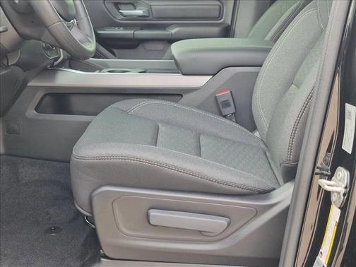 Diamond Black Crystal Pearl-Coat Exterior Paint 2026 RAM 1500 Express