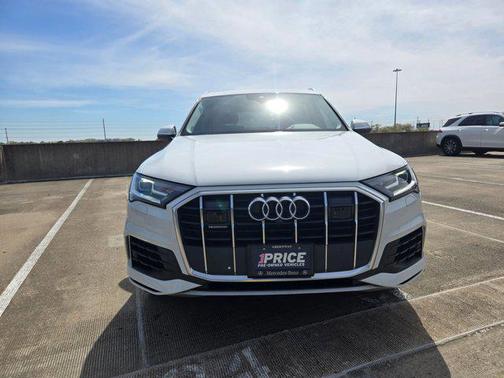 Glacier White Metallic 2020 Audi Q7 55 Premium Plus