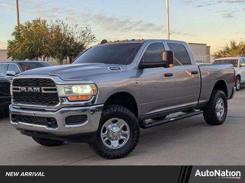 2020 RAM 2500 Tradesman Crew Cab 4X4 6'4' Box