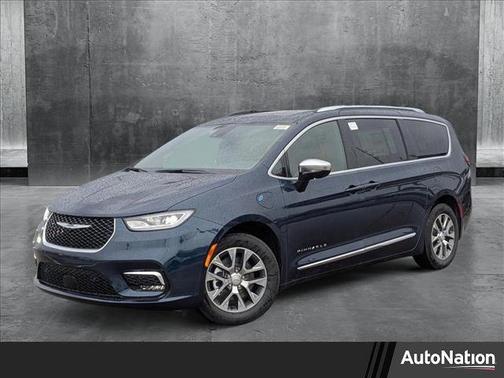 2025 Chrysler Pacifica L