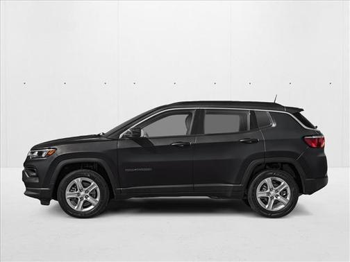 Diamond Black Crystal Pearlcoat 2026 Jeep Compass Latitude