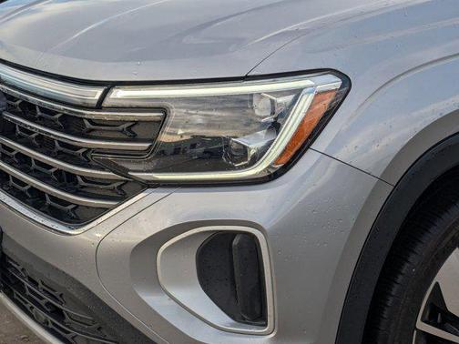 2025 Volkswagen Atlas 2.0T SE w/Technology 4MOTION