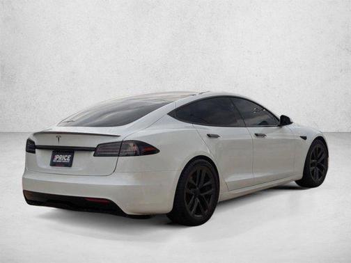 Pearl White Multi-Coat 2022 Tesla Model S Plaid