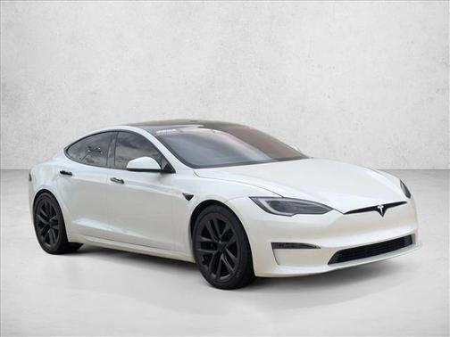 Pearl White Multi-Coat 2022 Tesla Model S Plaid