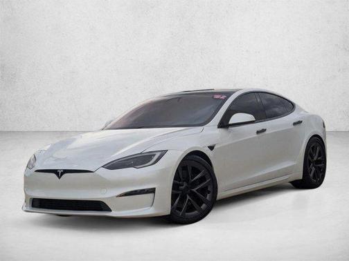 Pearl White Multi-Coat 2022 Tesla Model S Plaid