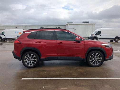 2024 Toyota Corolla Cross XLE