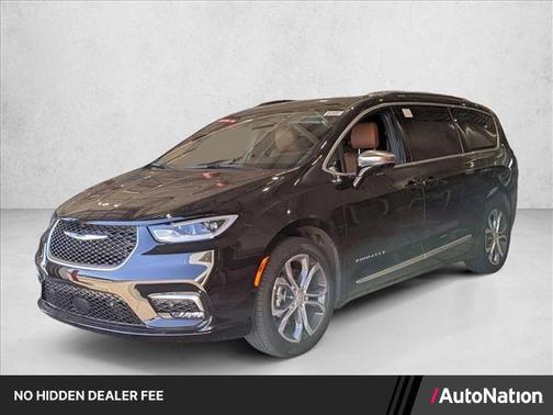 Diamond Black Crystal Pearl-Coat Exterior Paint 2026 Chrysler Pacifica L