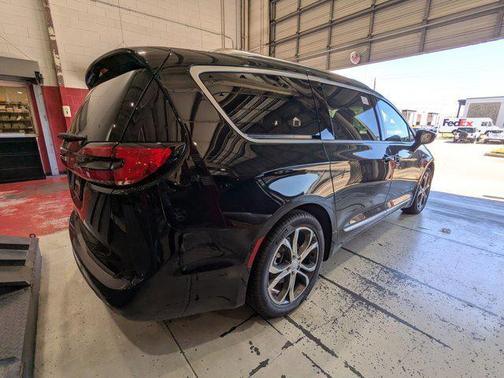 2026 Chrysler Pacifica L