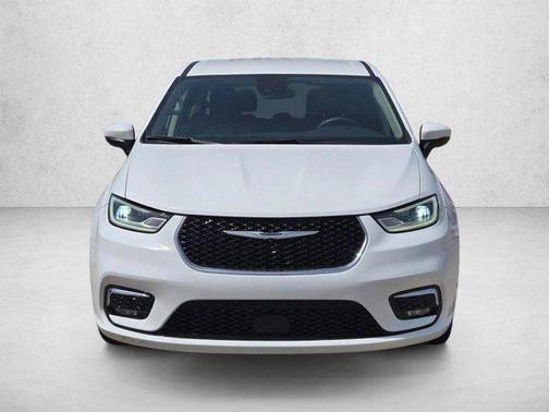 Bright White Clearcoat 2023 Chrysler Pacifica Touring L