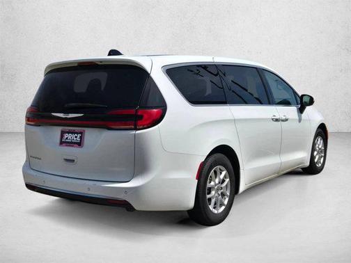 Bright White Clearcoat 2023 Chrysler Pacifica Touring L