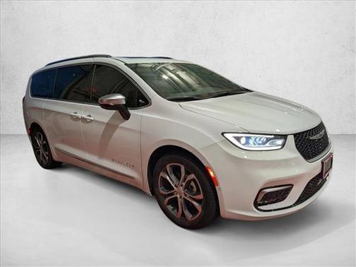 2025 Chrysler Pacifica L