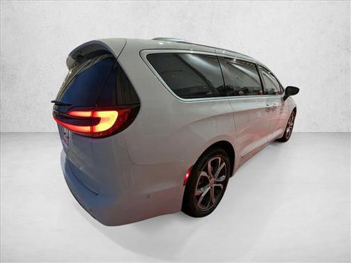 2025 Chrysler Pacifica L