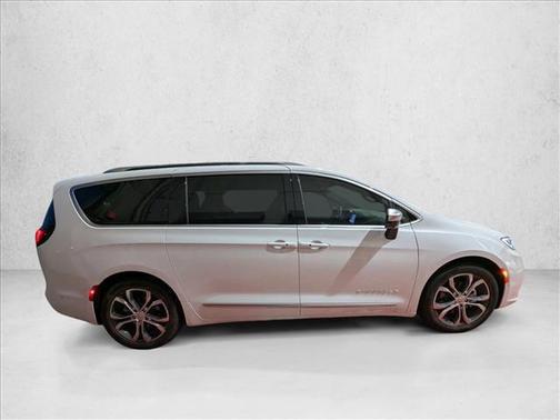 2025 Chrysler Pacifica L