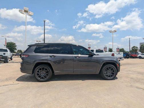 2025 Jeep Grand Cherokee Summit